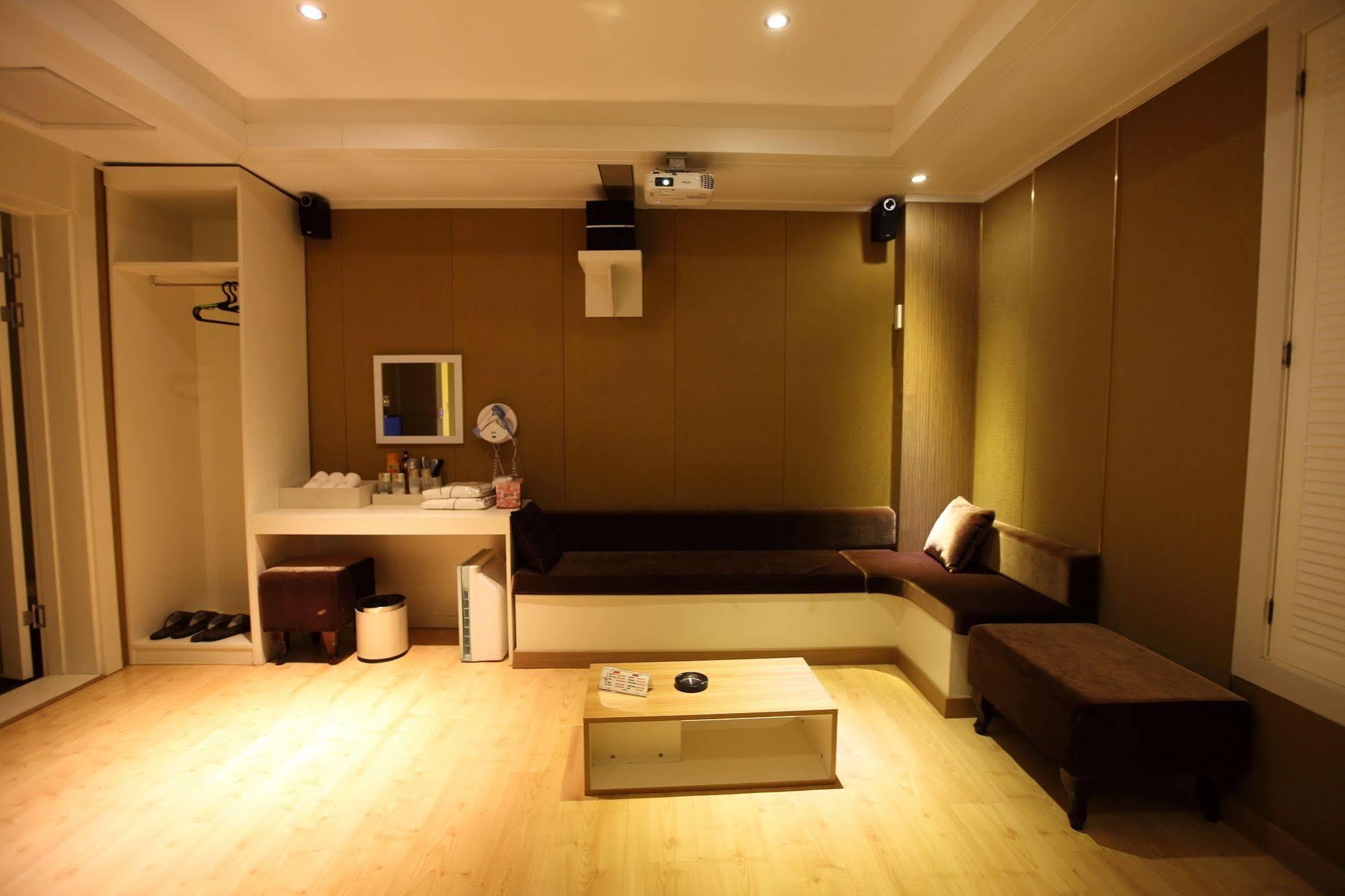 River Hotel 南原市 外观 照片